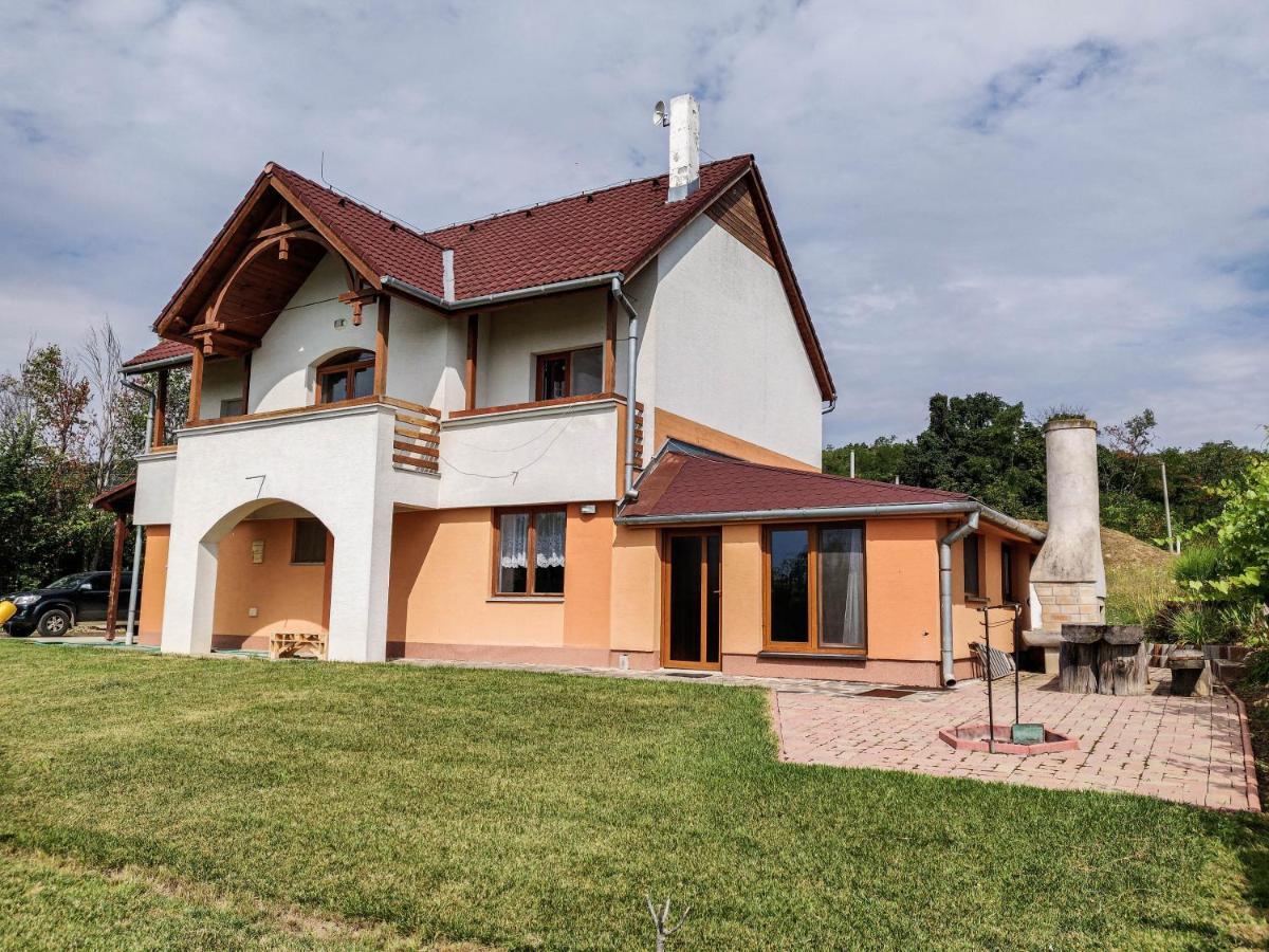 Vila Vinox Winery Vinica Exteriér fotografie